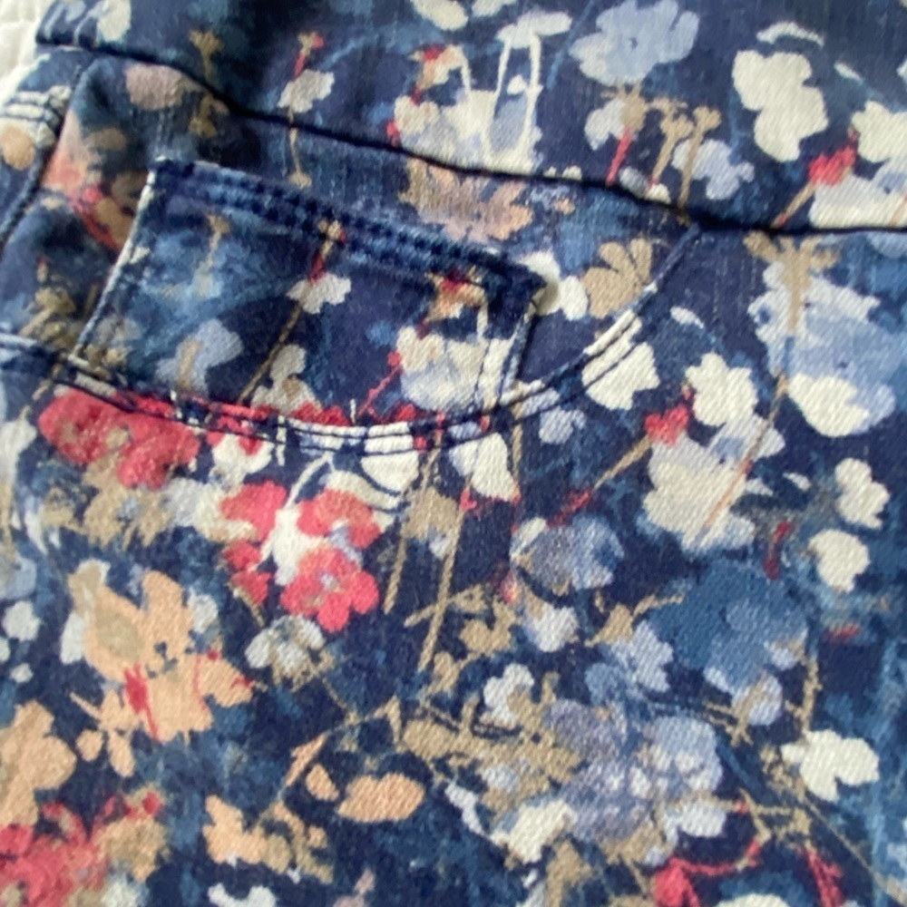 Chico's Navy Blue Floral Print Jeggings Stretch Pull On Pants 12P - Picture 4 of 11